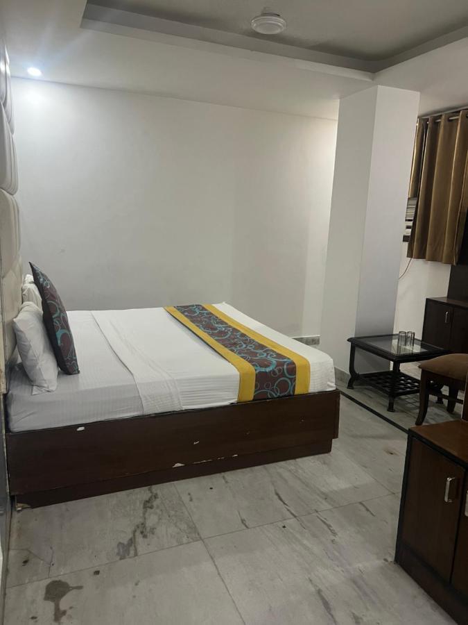 Hotel Asian Plaza Delhi Airport Нью-Дели Экстерьер фото