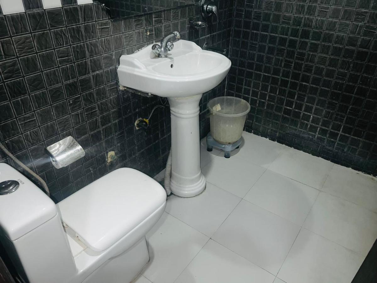 Hotel Asian Plaza Delhi Airport Нью-Дели Экстерьер фото
